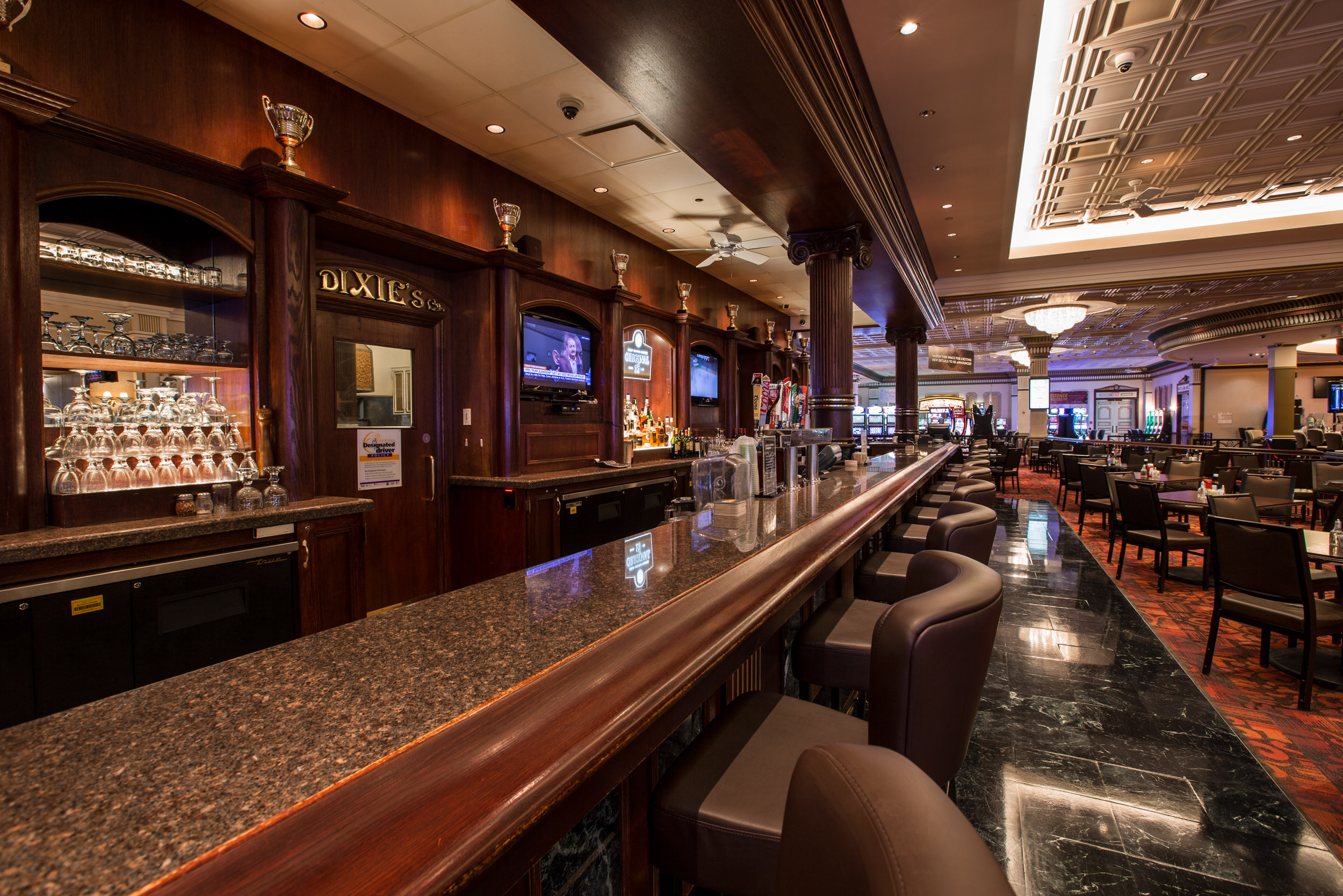 McPhillips Station Casino Dixie's Lounge bar picture