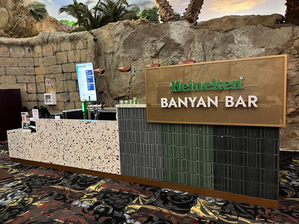 Heineken Banyan Bar serving station
